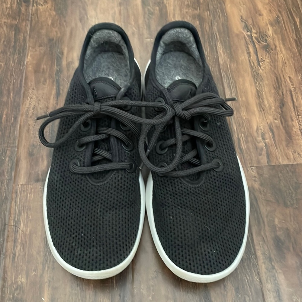 Allbirds Women’s Tree Runners Jet Black White Sole Size 9